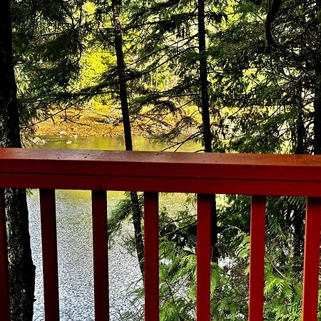 Waterfront Timber Frame Cottage! Ucluelet Exteriér fotografie