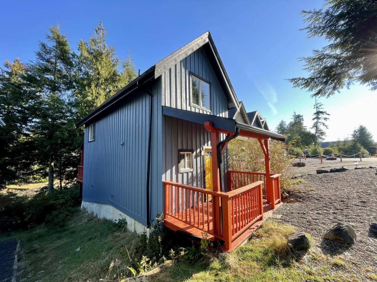 Waterfront Timber Frame Cottage! Ucluelet Exteriér fotografie