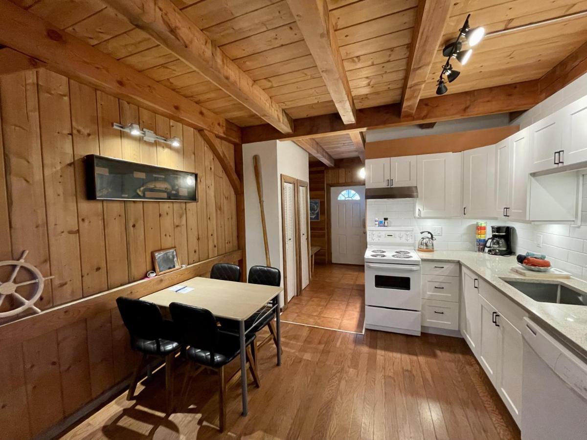 Waterfront Timber Frame Cottage! Ucluelet Exteriér fotografie