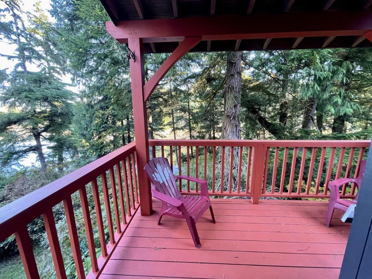Waterfront Timber Frame Cottage! Ucluelet Exteriér fotografie