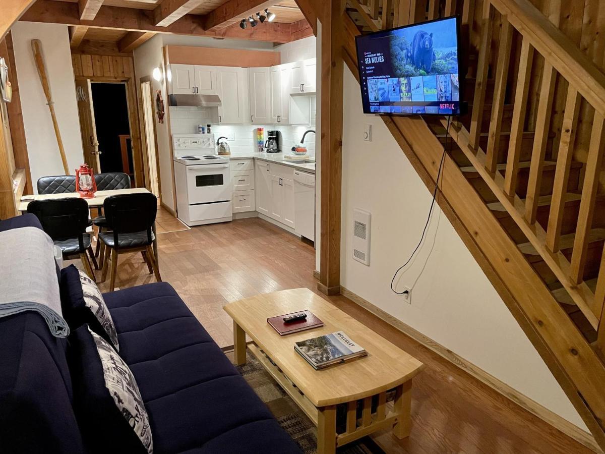 Waterfront Timber Frame Cottage! Ucluelet Exteriér fotografie