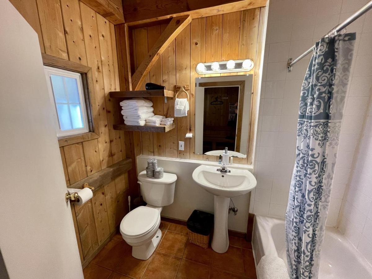 Waterfront Timber Frame Cottage! Ucluelet Exteriér fotografie
