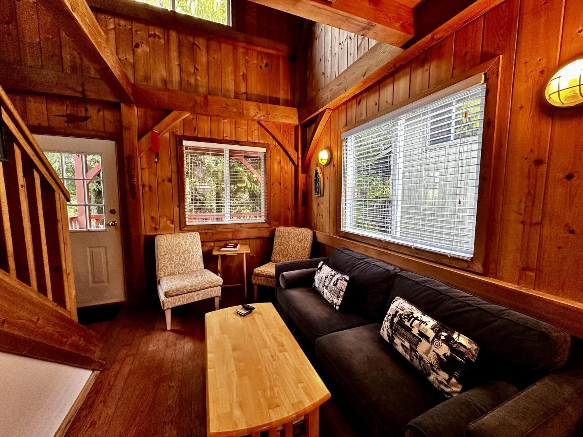Waterfront Timber Frame Cottage! Ucluelet Exteriér fotografie