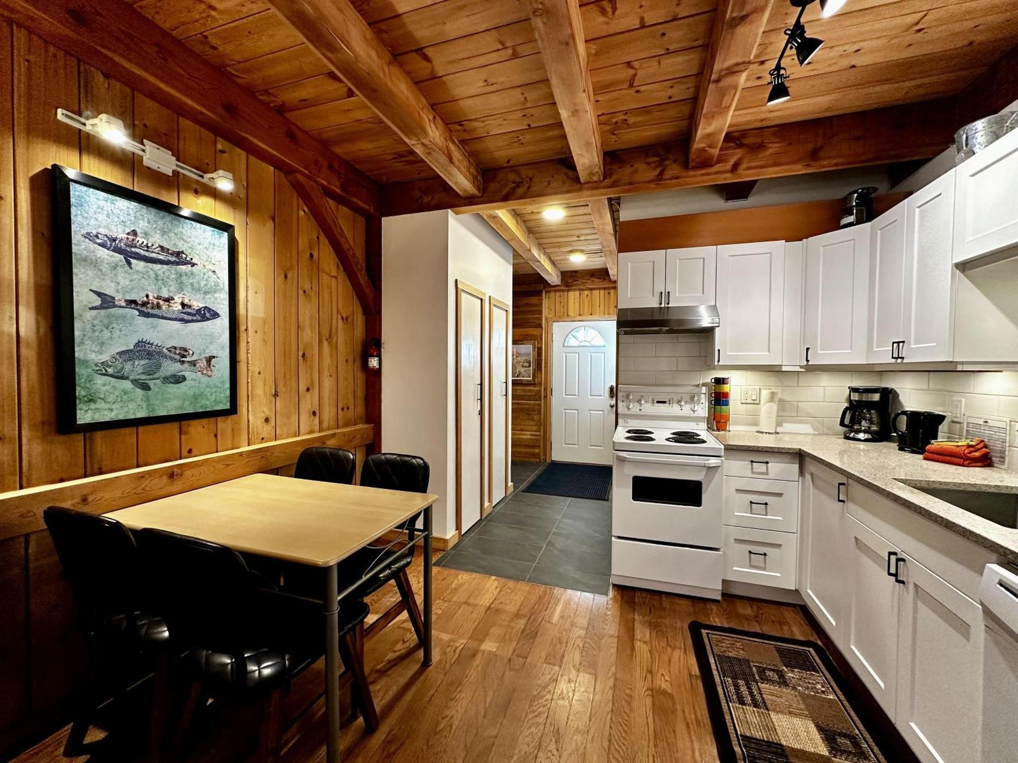 Waterfront Timber Frame Cottage! Ucluelet Exteriér fotografie