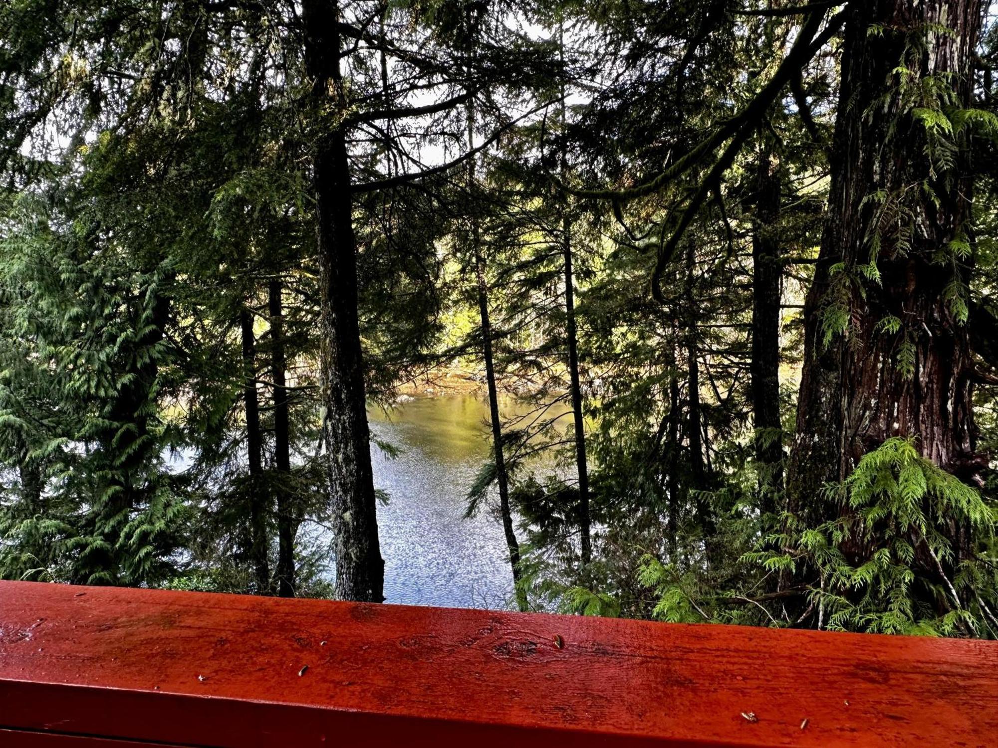Waterfront Timber Frame Cottage! Ucluelet Exteriér fotografie
