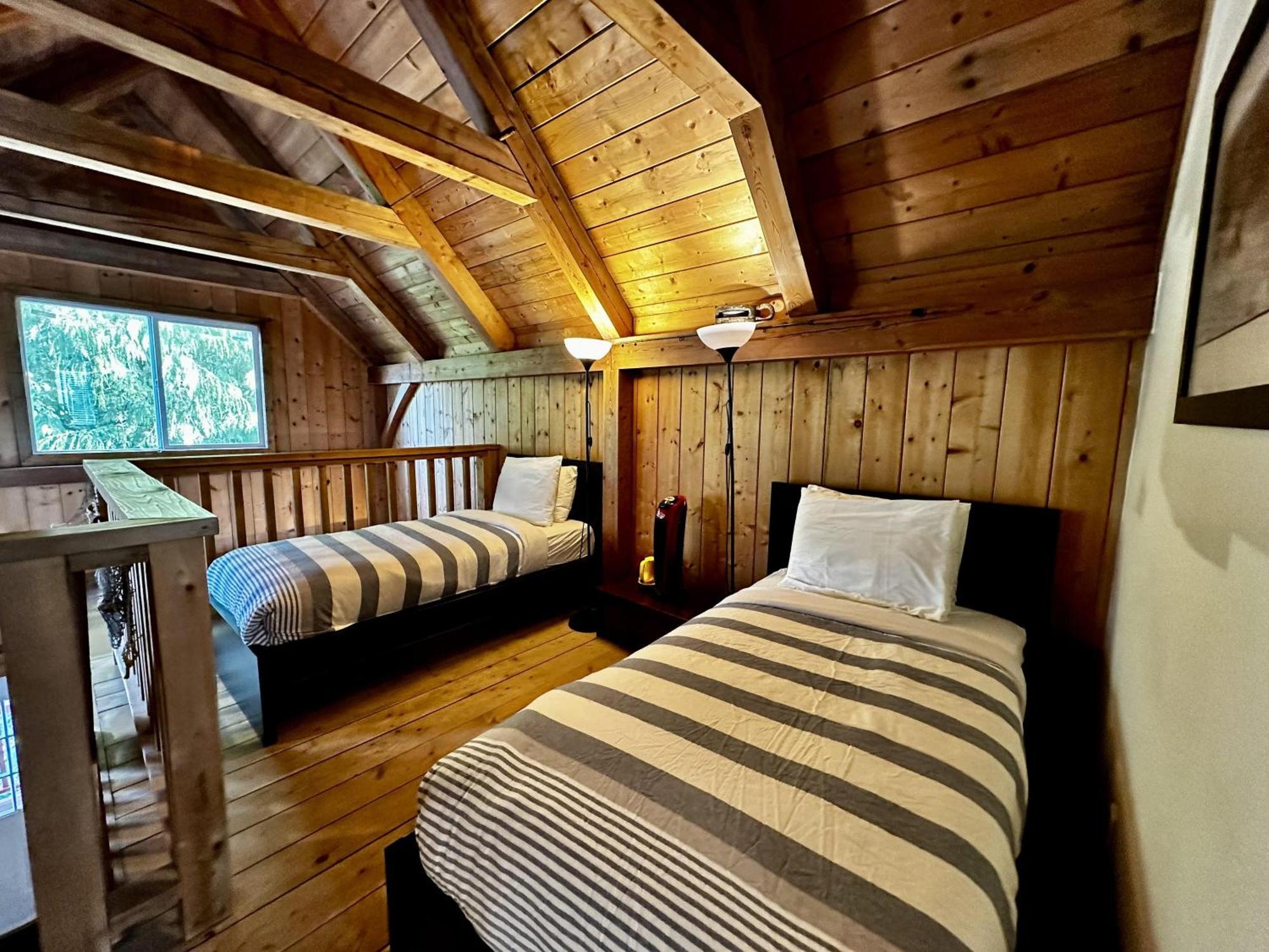 Waterfront Timber Frame Cottage! Ucluelet Exteriér fotografie