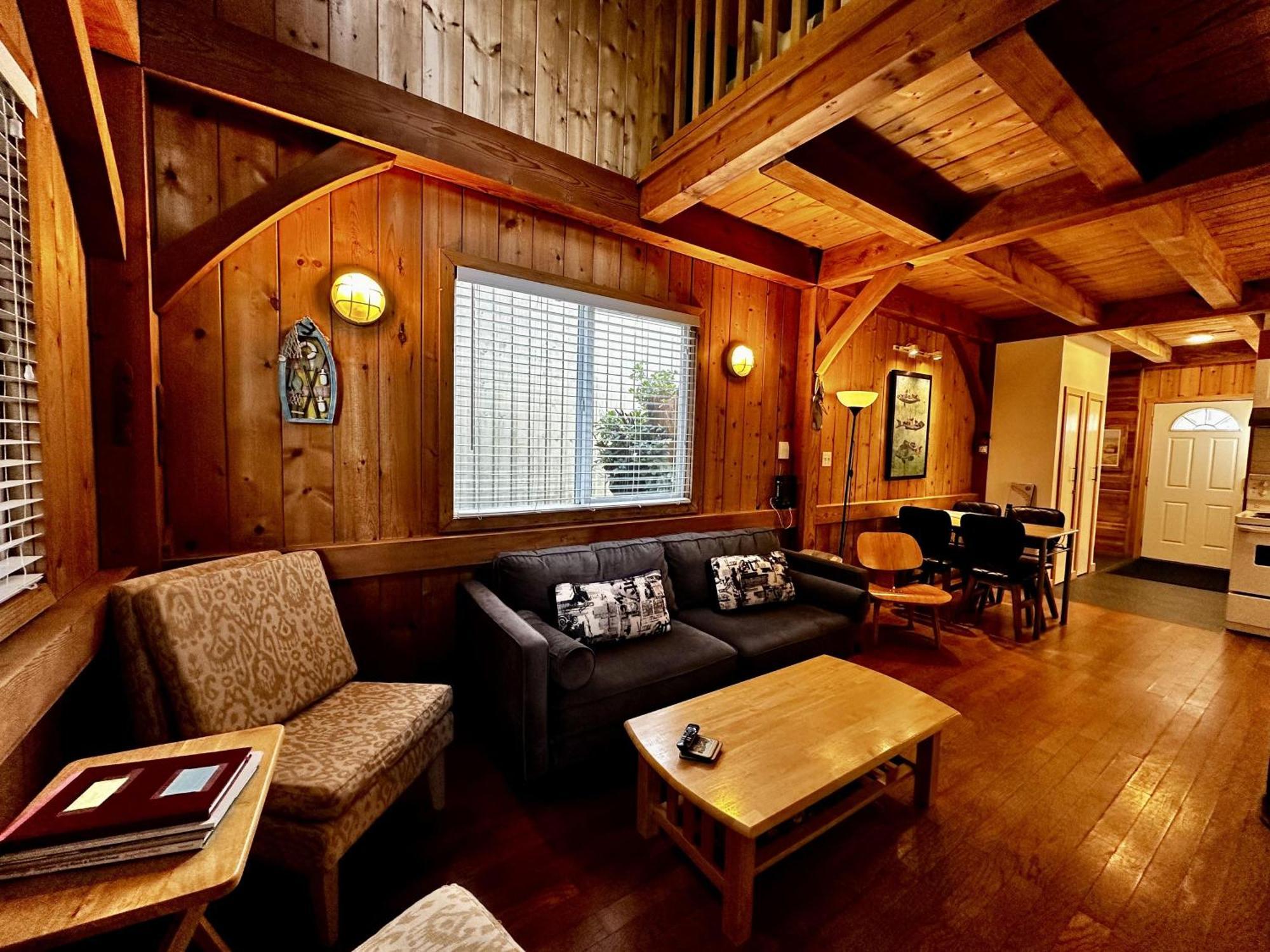 Waterfront Timber Frame Cottage! Ucluelet Exteriér fotografie